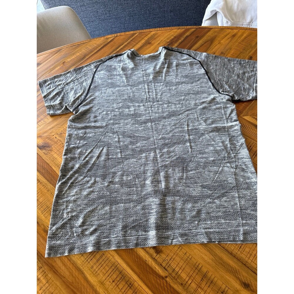 Lululemon Metal Vent Tech Short Sleeve Shirt Men’s XXL grey black camo NWT - Picture 8 of 11